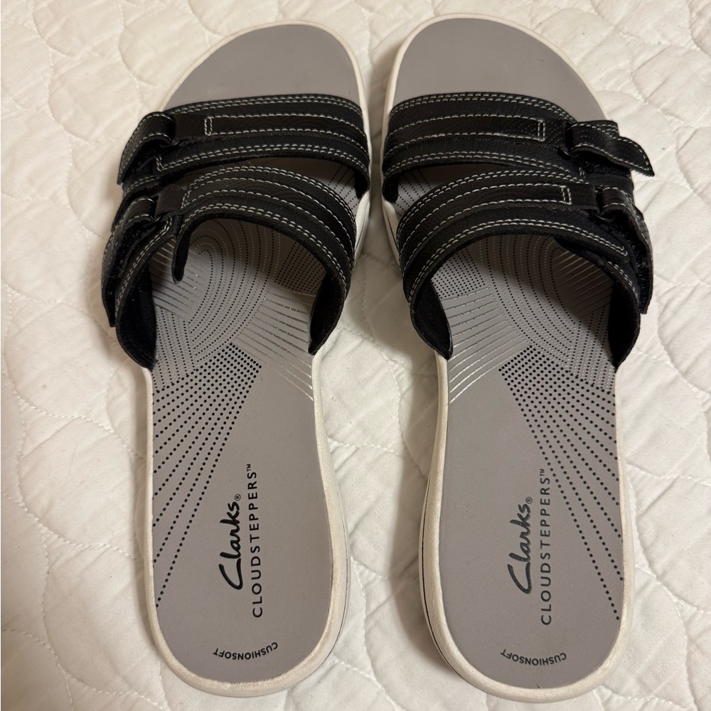 Clarks Women's Black and Gray Slide Sandals